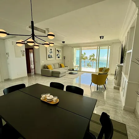 Seafront By Homing Apartment *